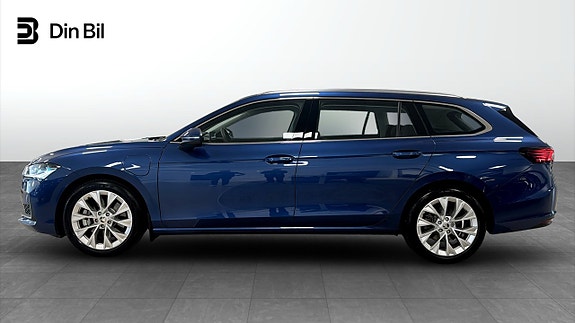 Skoda Superb 2 of 5