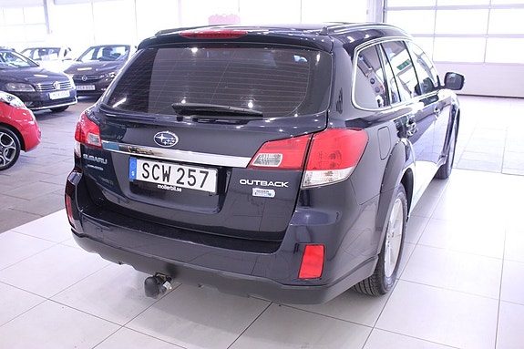 Subaru Outback 8 of 27