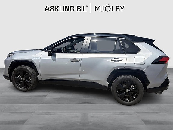Toyota RAV4 4 of 5