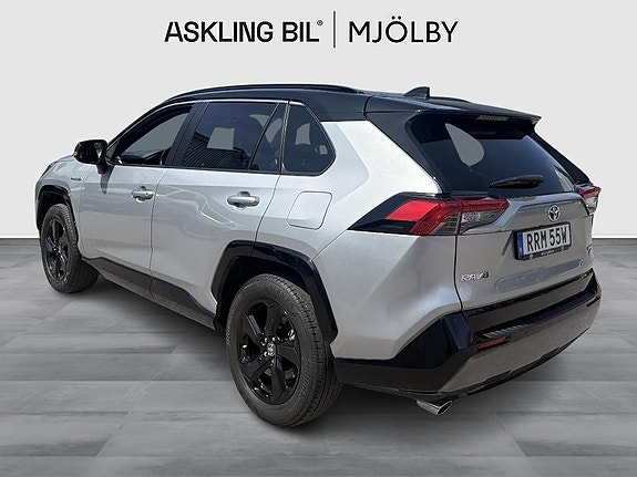 Toyota RAV4 3 of 5