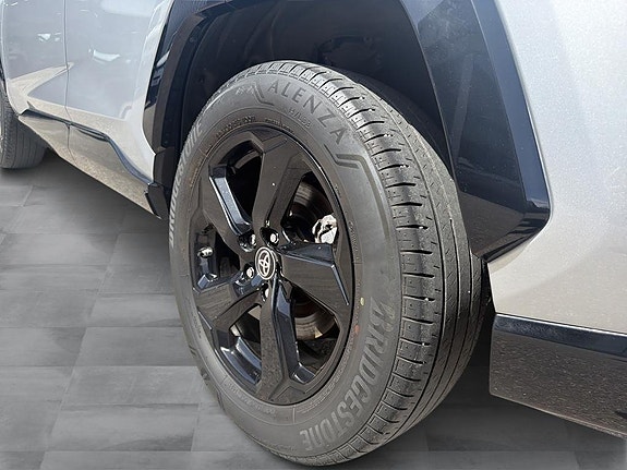 Toyota RAV4 13 of 18