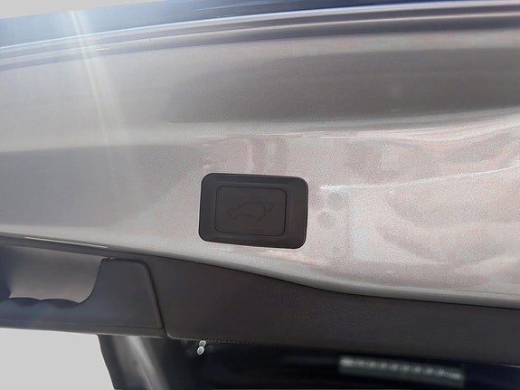 Toyota RAV4 12 of 18