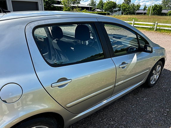 Peugeot 307 3 of 5