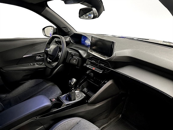 Peugeot 2008 11 of 15