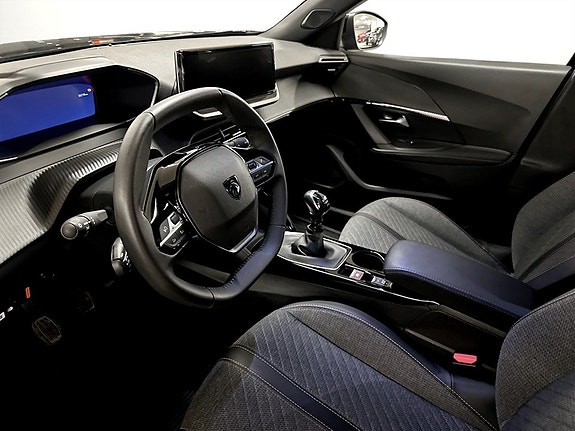 Peugeot 2008 4 of 5