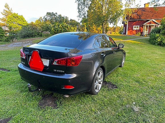 Lexus IS220d 6 of 9