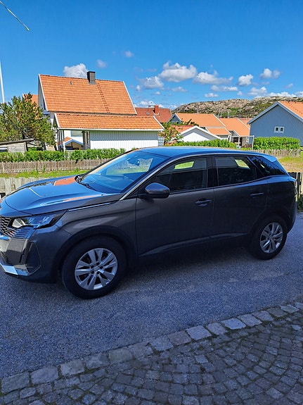 Peugeot 3008 2 of 5