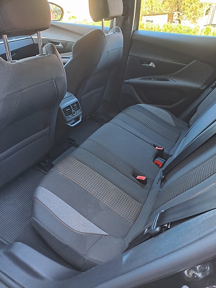 Peugeot 3008 3 of 5
