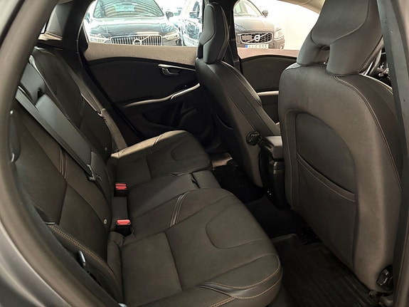 Volvo V40 Cross Country 21 of 22