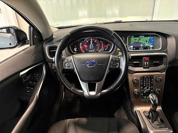 Volvo V40 Cross Country 9 of 22