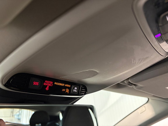 Volvo V40 Cross Country 18 of 22