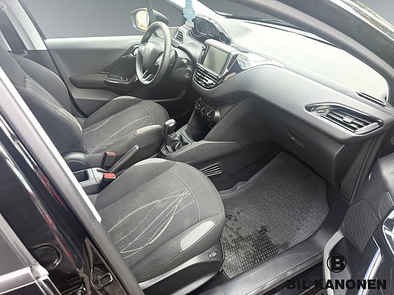Peugeot 208 7 of 10