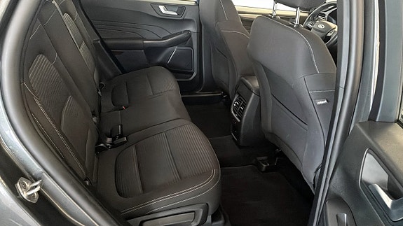 Ford Kuga 5 of 9