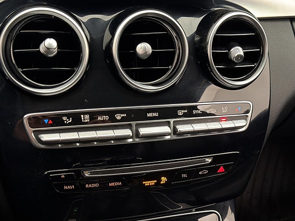 Mercedes-Benz C220 23 of 30