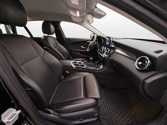 Mercedes-Benz C220 27 of 30