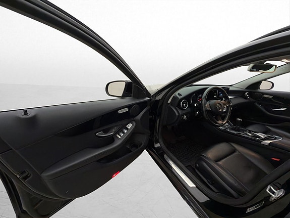Mercedes-Benz C220 11 of 30