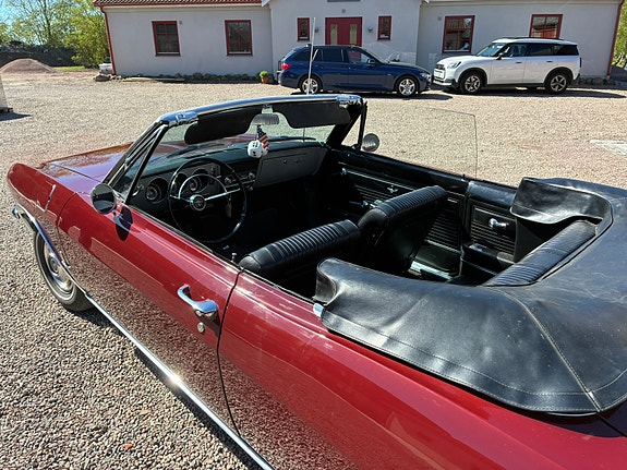 Chevrolet Corvair 2 of 4