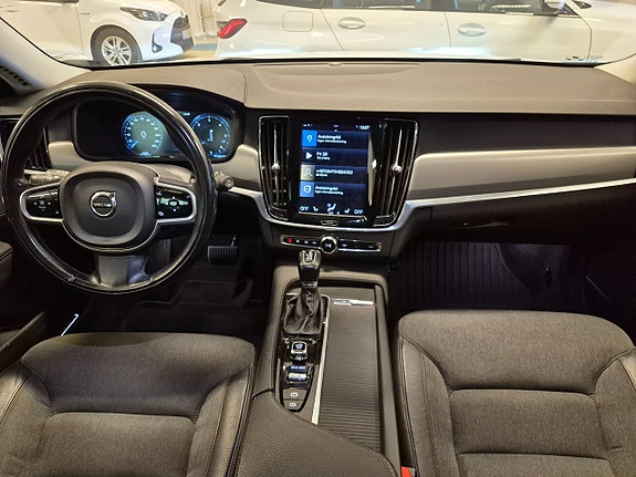 Volvo V90 8 of 11