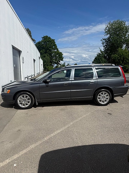 Volvo V70 4 of 6