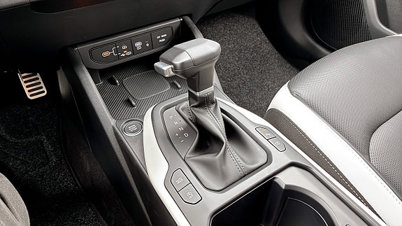 Kia K4 13 of 17