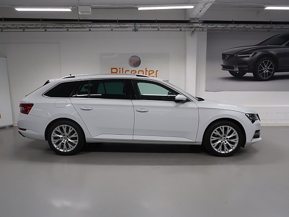 Skoda Superb 4 of 5