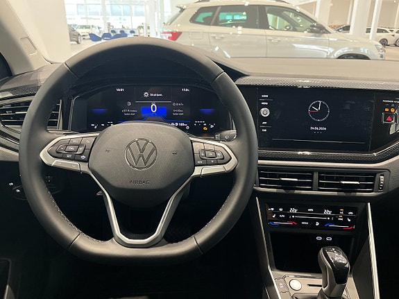 Volkswagen Polo 13 of 24