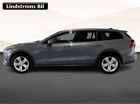 Volvo V60 Cross Country 6 of 18