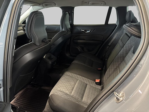 Volvo V60 Cross Country 10 of 18