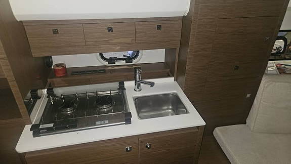 Jeanneau 10.5 WA / 2X Yamaha 350 hk / 2019 / 8 380 kr/mån 8 of 11
