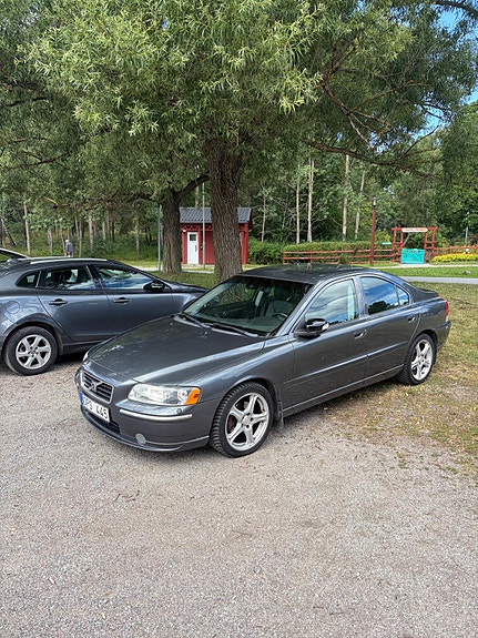 Volvo S60 2 of 30