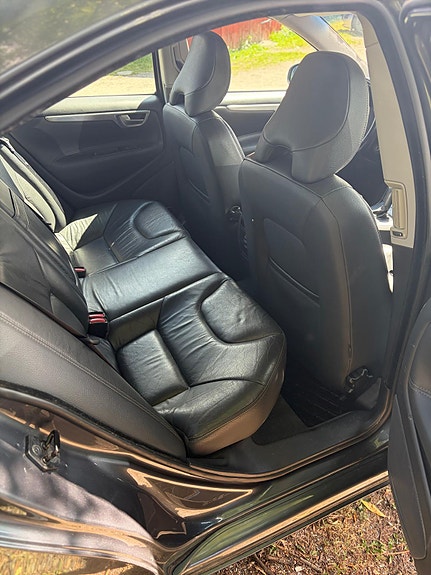 Volvo S60 20 of 30