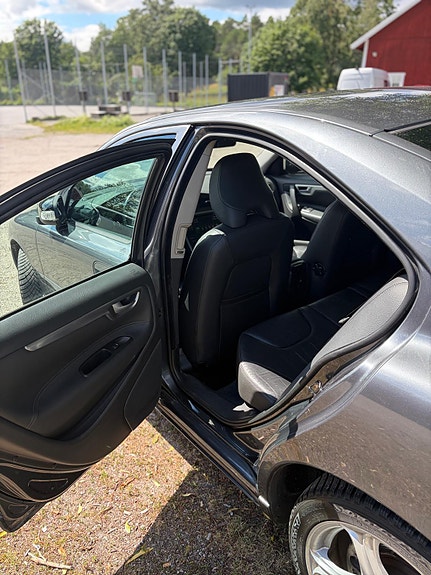 Volvo S60 22 of 30