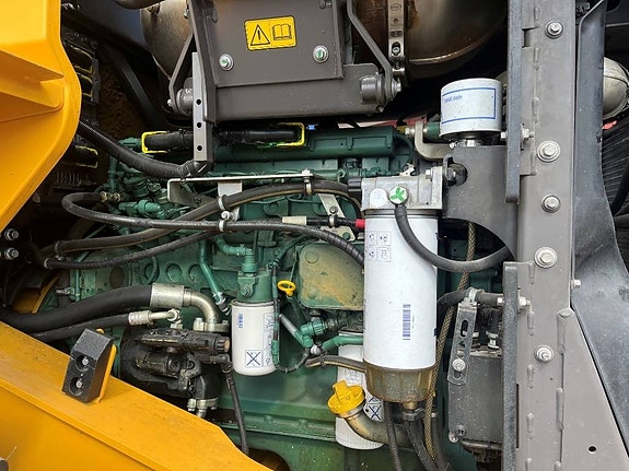 Volvo L 70 H 15 of 20