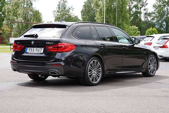 BMW 520 2 of 5
