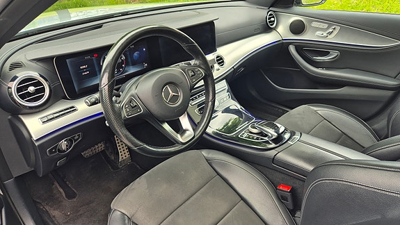 Mercedes-Benz E220 d 4 of 5