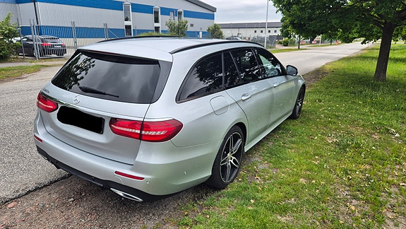Mercedes-Benz E220 d 3 of 5