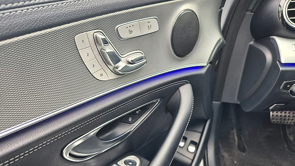 Mercedes-Benz E220 d 5 of 5
