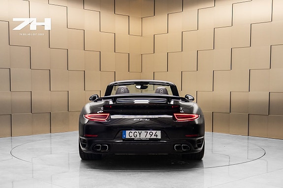 Porsche 911 4 of 5