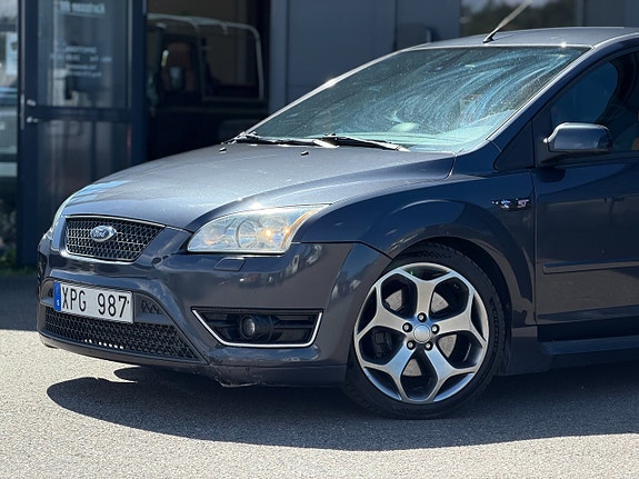 Ford Focus 3 of 5