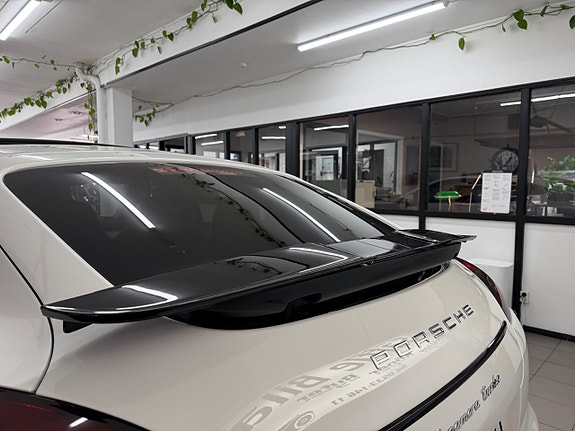 Porsche Panamera Turbo 4 of 5
