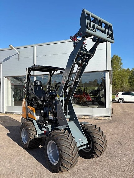 GiANT G 1500 2 of 7