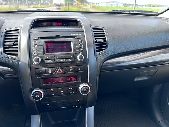 Kia Sorento 16 of 19