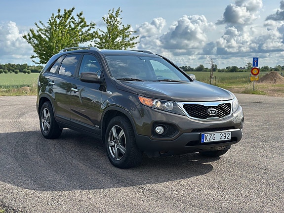 Kia Sorento 2 of 5