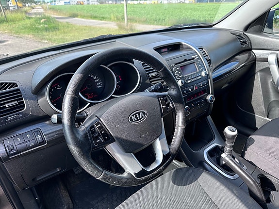 Kia Sorento 12 of 19