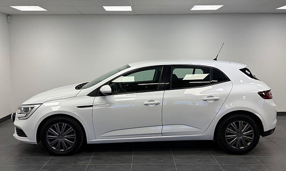 Renault Megane IV 4 of 5