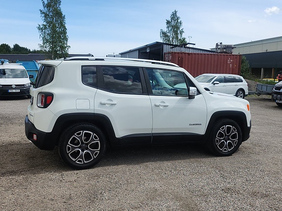 Jeep Renegade 10 of 11