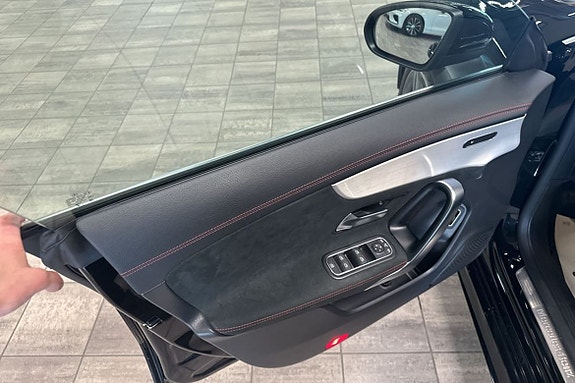 Mercedes-Benz CLA250 e 7 of 19