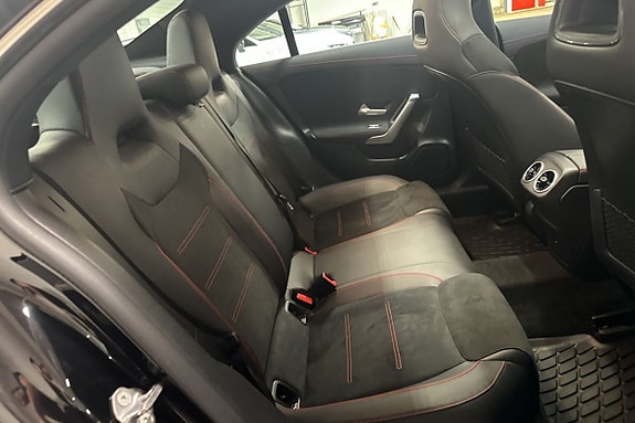 Mercedes-Benz CLA250 e 17 of 19