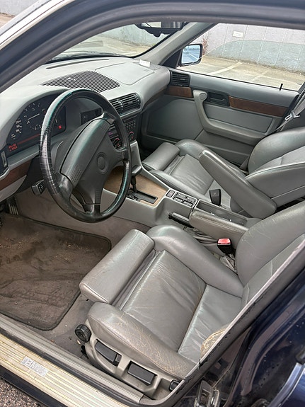 BMW 530i 3 of 4