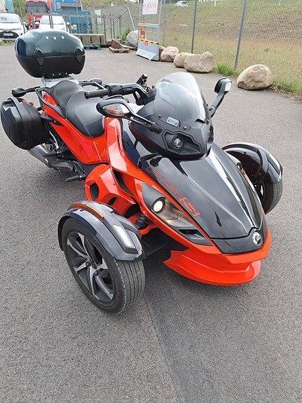 Can-Am Spyder RS 1.0 V2 3 of 6